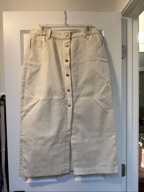 Classic Cream Button-Front Midi Skirt